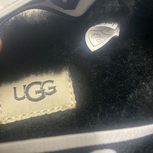 NEW Ugg Fluff Yeah Slides size 6🖤+OPI 4 set+💄Revlon red lipstick - Picture 13 of 17